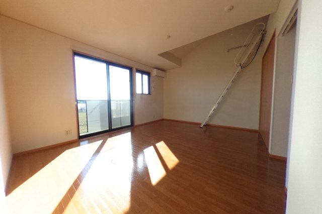 居室・リビング　2020年10月撮影※現況を優先します。