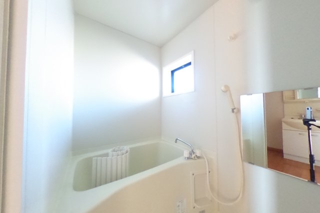 バス・シャワールーム　2020年10月撮影※現況を優先します。