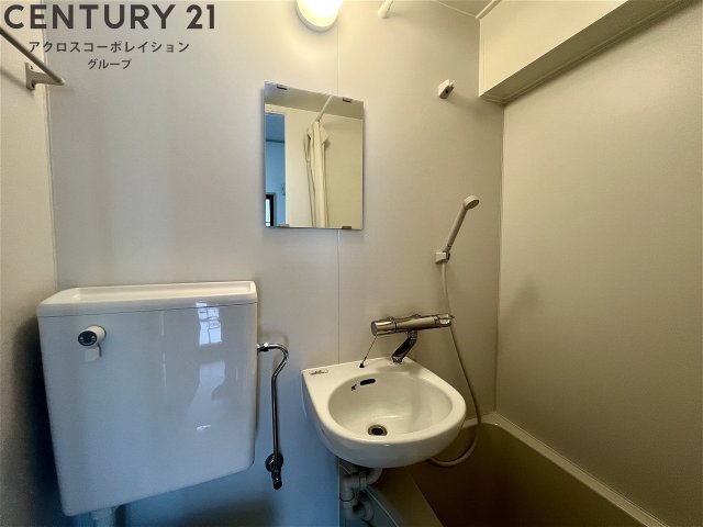 洗面設備　浴室内に洗面台付き！