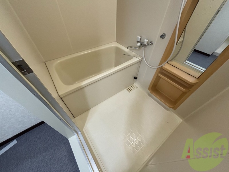 バス・シャワールーム　お風呂になります。一日の疲れを癒してくださいね。