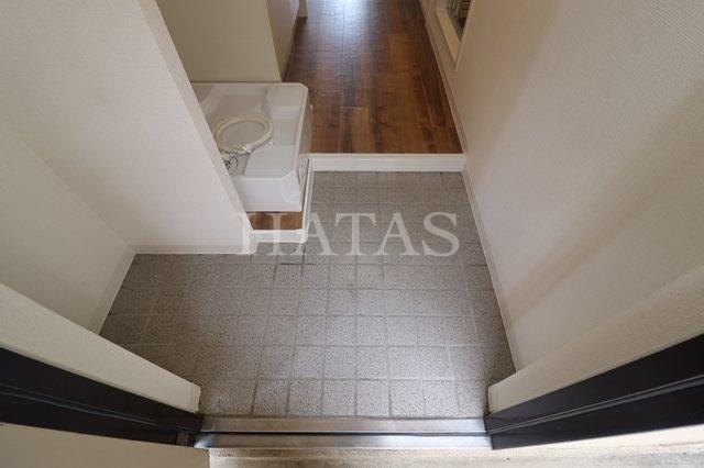 玄関　同物件別部屋です。
