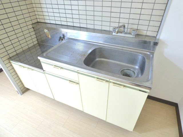 キッチン　※同タイプの写真です。現状を優先します。