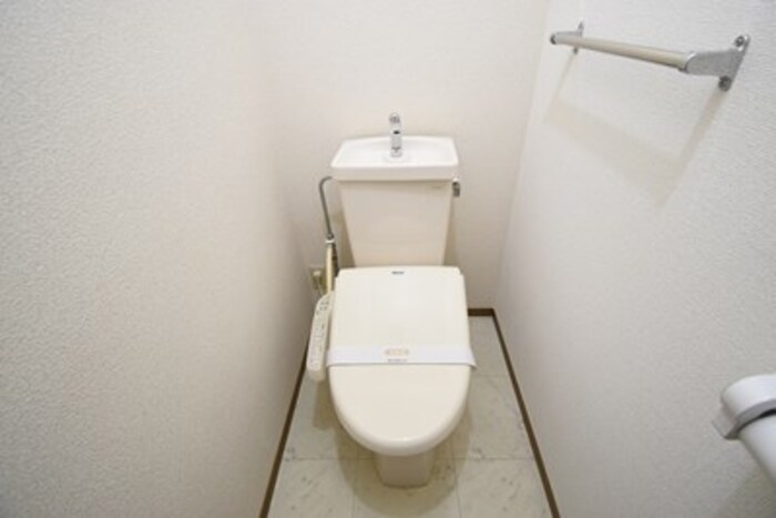 トイレ　温水洗浄暖房便座