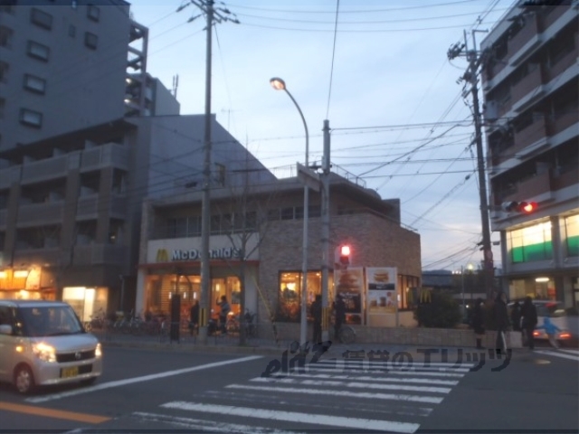 飲食店　マクドナルド山科椥辻店（飲食店）まで290m