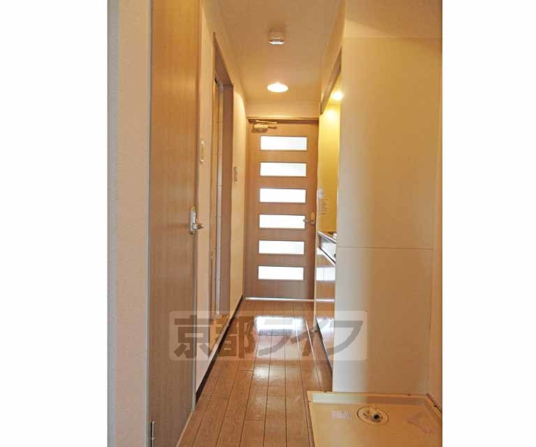 その他部屋・スペース　通風のいい廊下です