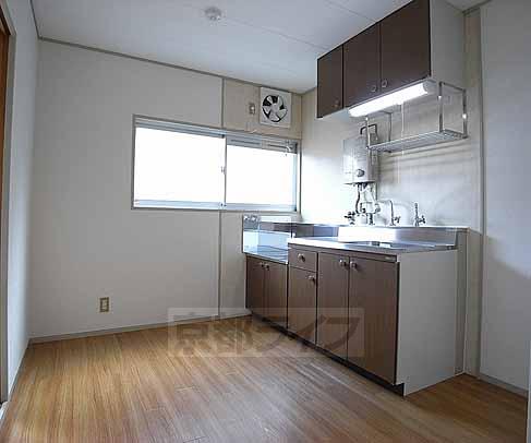 居室・リビング　４．５帖のダイニングスペースです