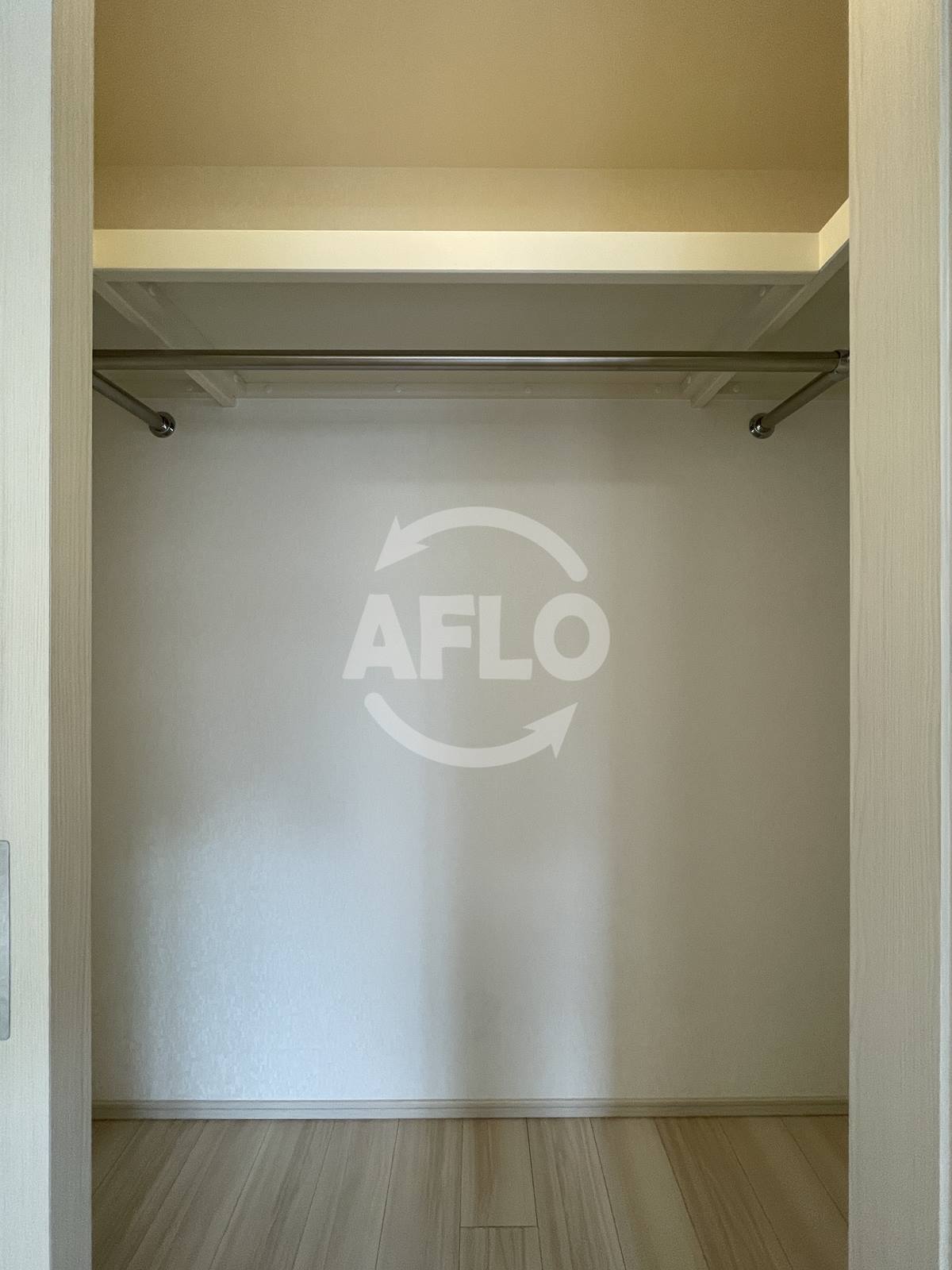 収納　プレジオ九条　ウォークインクローゼット