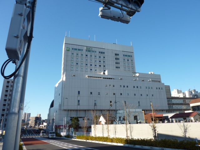 図書館　町田市立中央図書館（図書館）まで430m