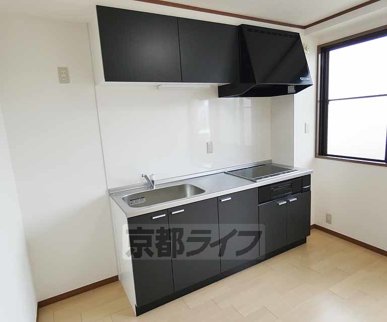 キッチン　システムキッチン搭載です。