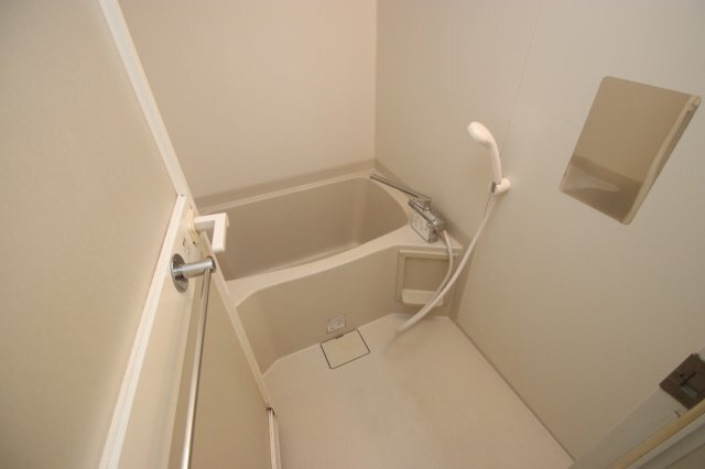 バス・シャワールーム　バス／シャワー