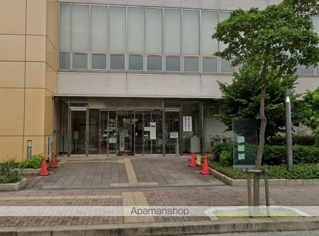 図書館　中川図書館（図書館）まで885m