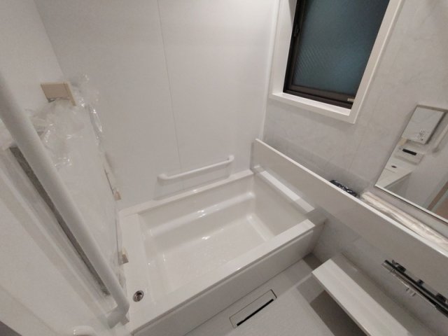 バス・シャワールーム　落ち着いた空間のお風呂です