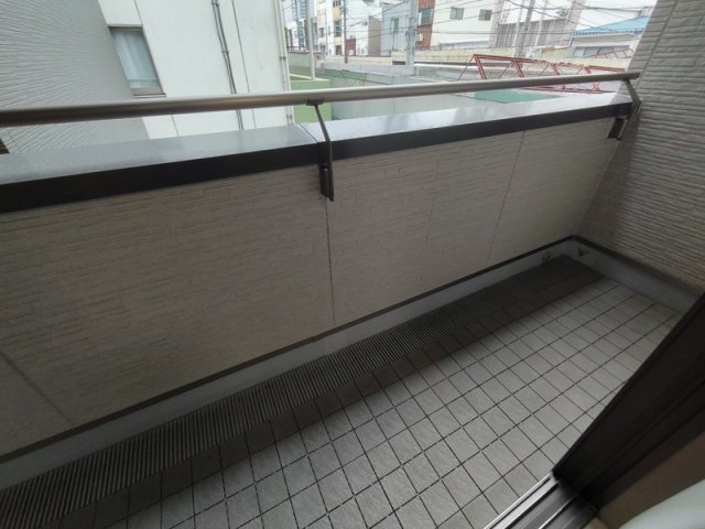 バルコニー　陽当たり良好なバルコニーです