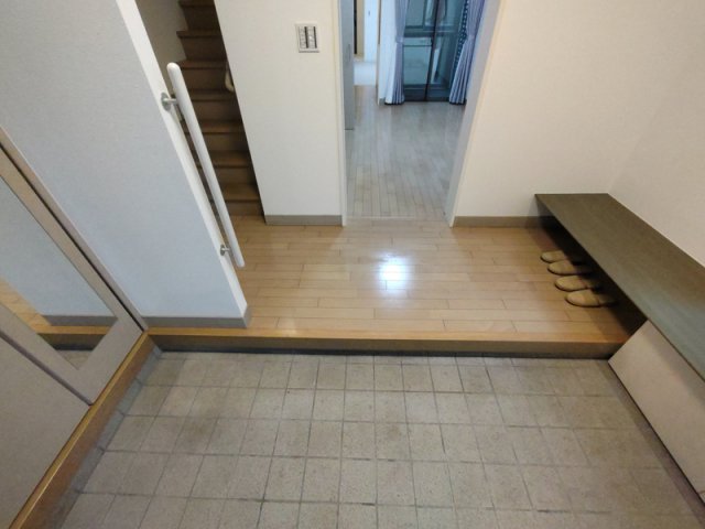 玄関　収納もある玄関です