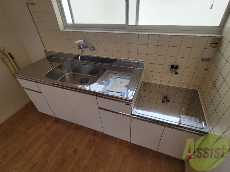 キッチン　キッチンはお好きなコンロを置いてご利用頂けます。