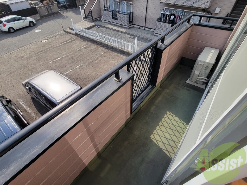 バルコニー　バルコニーは広々としていて洗濯物も干しやすい。