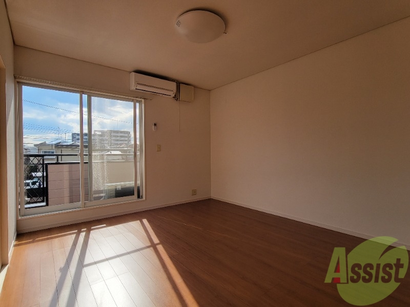 居室・リビング　広々と市や間取りで使いやすく角部屋で陽当たりも良好