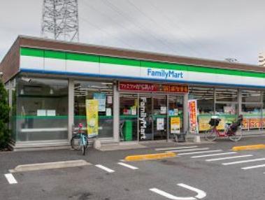 コンビニ　ファミリーマート（コンビニ）まで250m