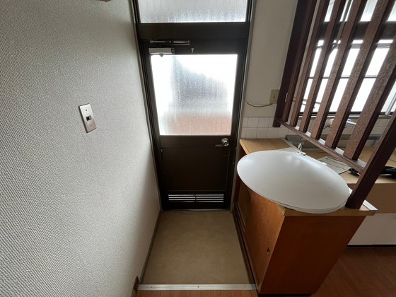 玄関　※別号室のお写真です