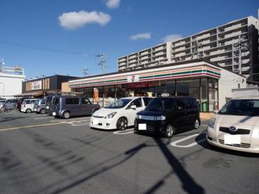 コンビニ　セブンイレブン 八尾天王寺屋2丁目店（コンビニ）まで534m