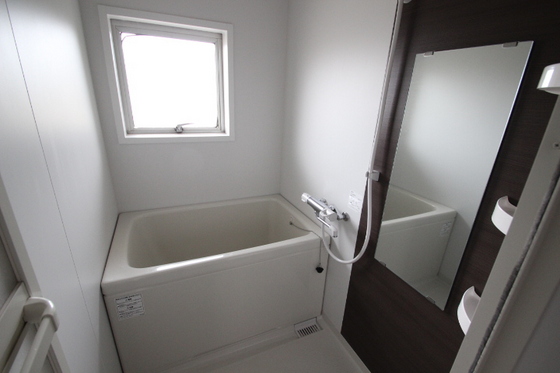 バス・シャワールーム　※別部屋の写真です