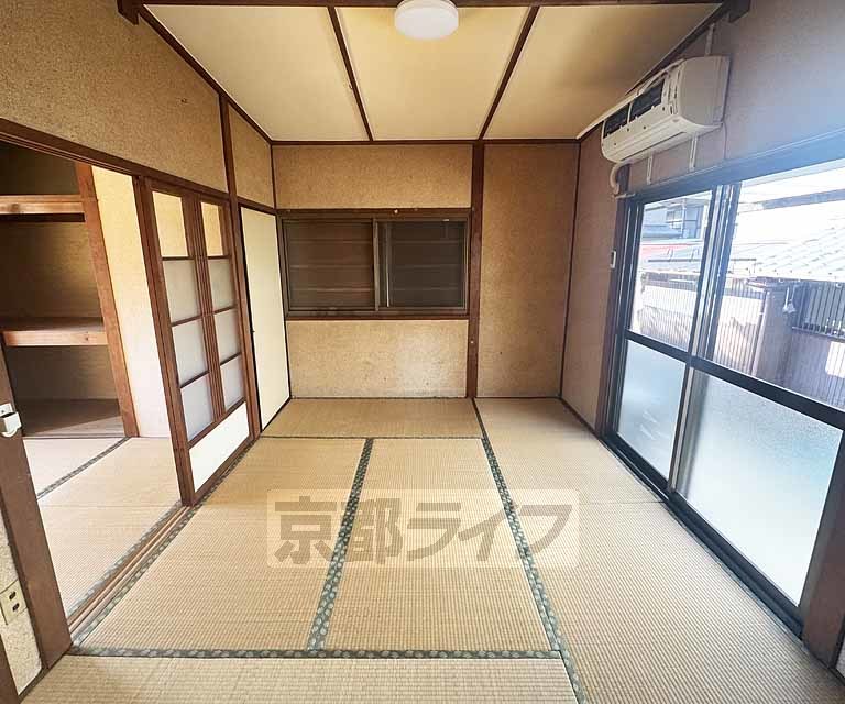 小野荘司町貸家の居間写真