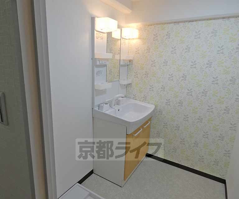 洗面設備　洗面台です。