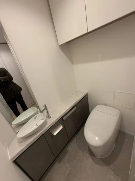 トイレ　※別部屋の参考写真です。