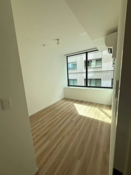 居室・リビング　※別部屋の参考写真です。