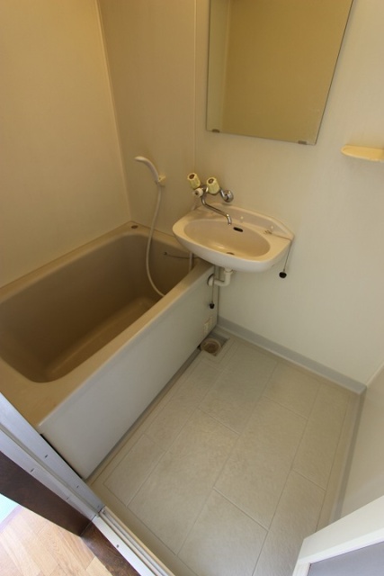 バス・シャワールーム　同物件別号室