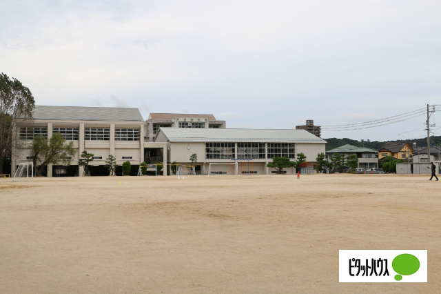 小学校　松江市立乃木小学校（小学校）まで1268m