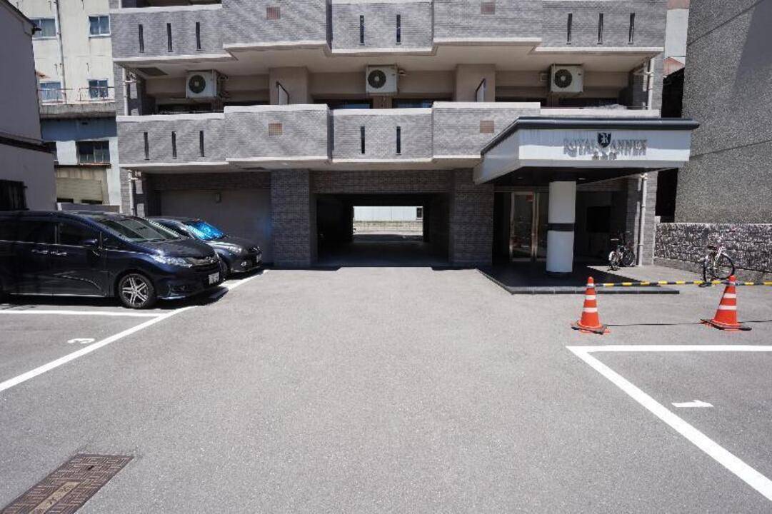 駐車場　駐車場