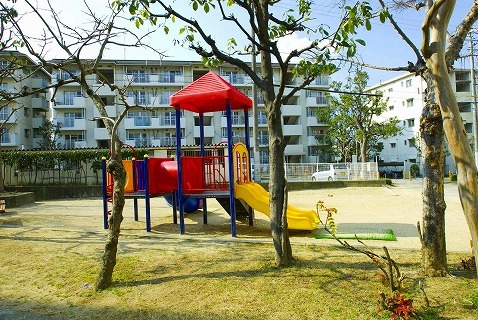 その他共有部分　楽しそうな遊具です。