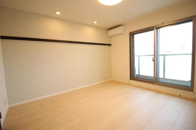 居室・リビング　8.７帖の広々としたリビング♪