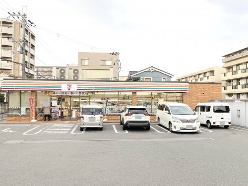 コンビニ　セブンイレブン 泉大津東雲町店（コンビニ）まで82m