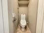 トイレ　落ち着いた色調のトイレです