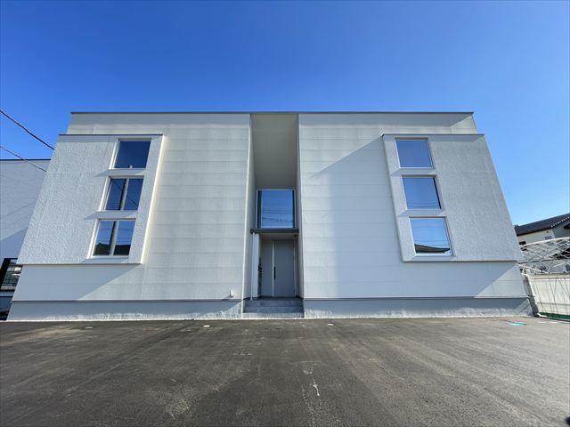 建物外観　落ち着いた雰囲気の外観です