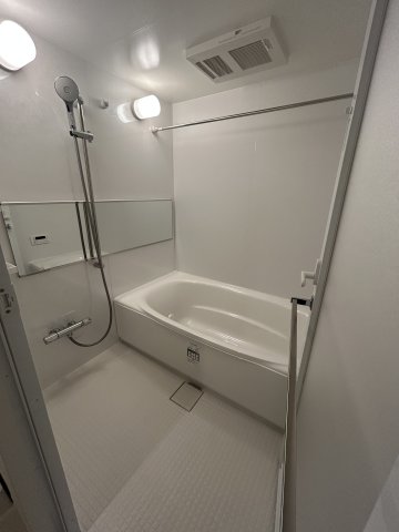 バス・シャワールーム　落ち着いて過ごせるお部屋なので、寝室にいかがでしょうか