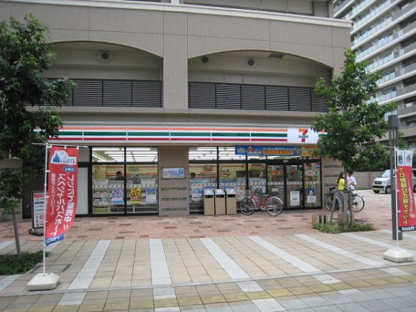 コンビニ　セブンイレブン（コンビニ）まで109m