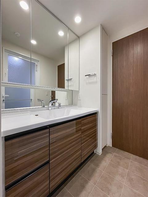 洗面設備　※写真は同タイプ住戸です。