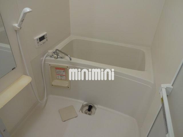 バス・シャワールーム　清潔感のあるお風呂です