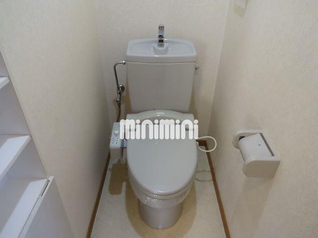 トイレ　温水洗浄便座付きのトイレです