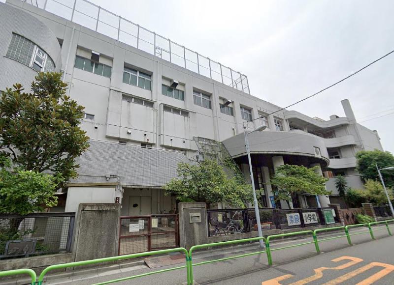 小学校　台東区立東泉小学校（小学校）まで210m