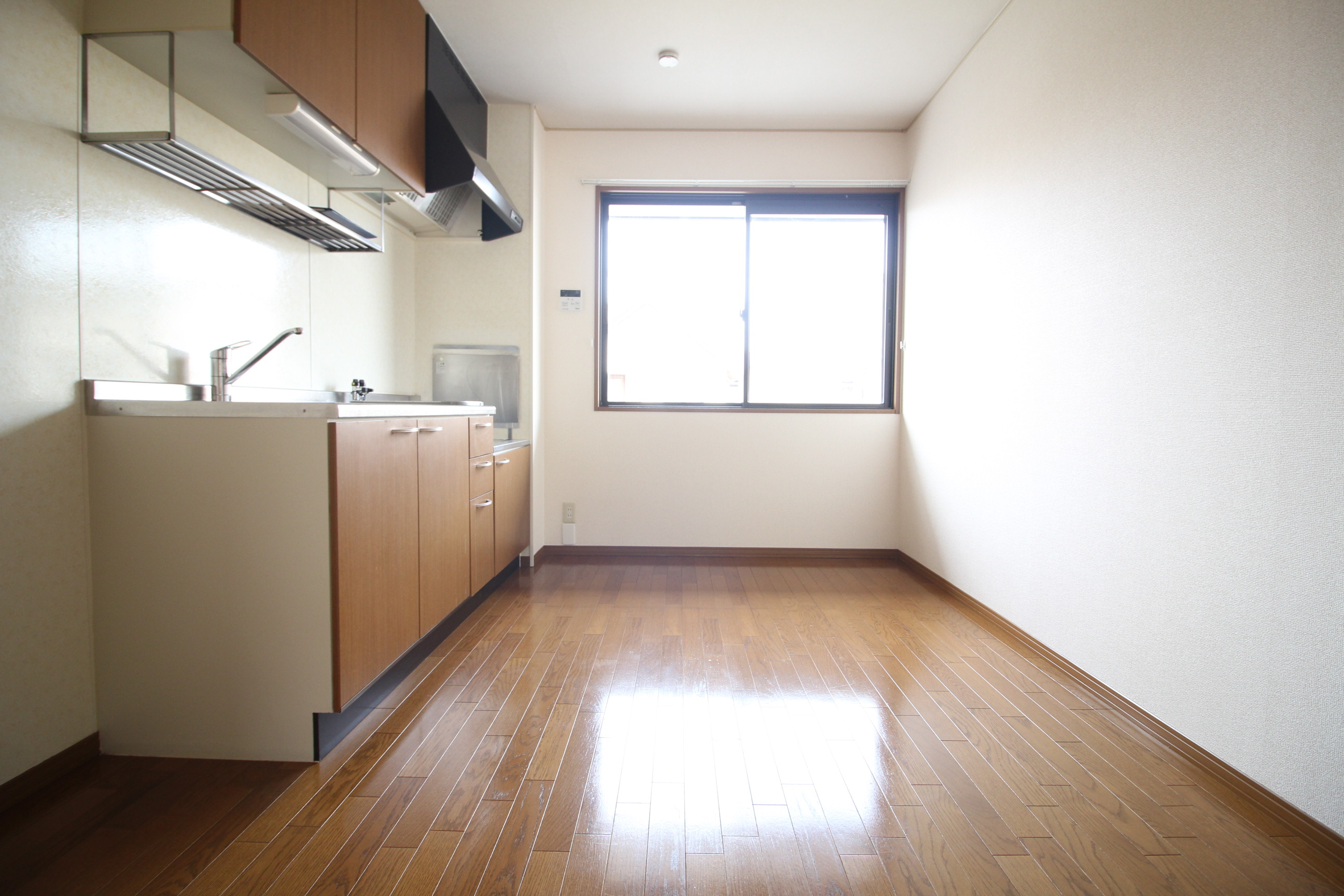 居室・リビング　6帖のダイニングキッチン♪