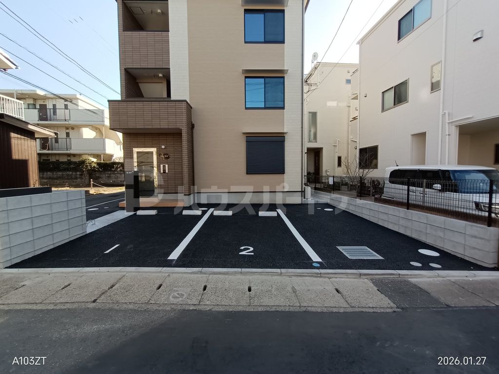 駐車場　駐車場