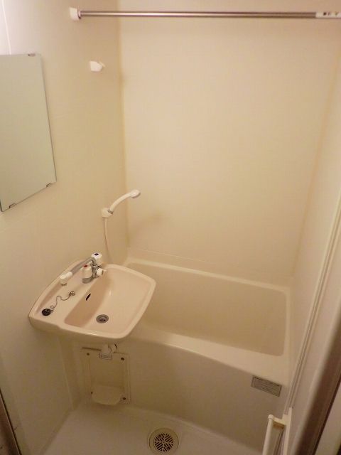 バス・シャワールーム　浴室乾燥機付き