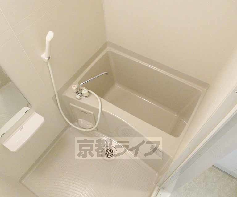 バス・シャワールーム　広々としたお風呂です