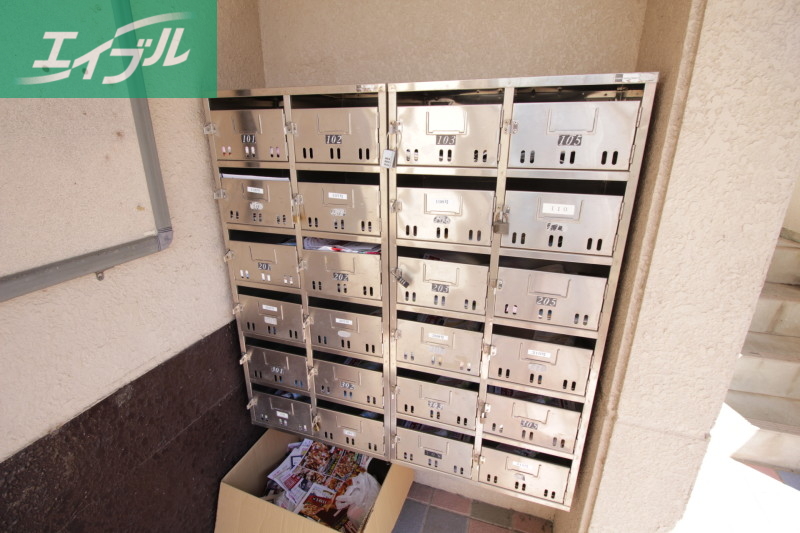 エントランス　集合ポスト