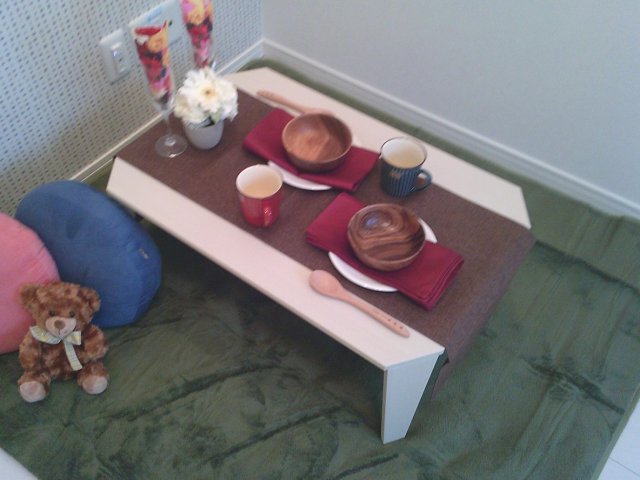 その他部屋・スペース　居室に置いたローテブル