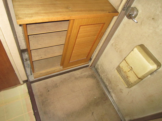 玄関　※別号室の写真です